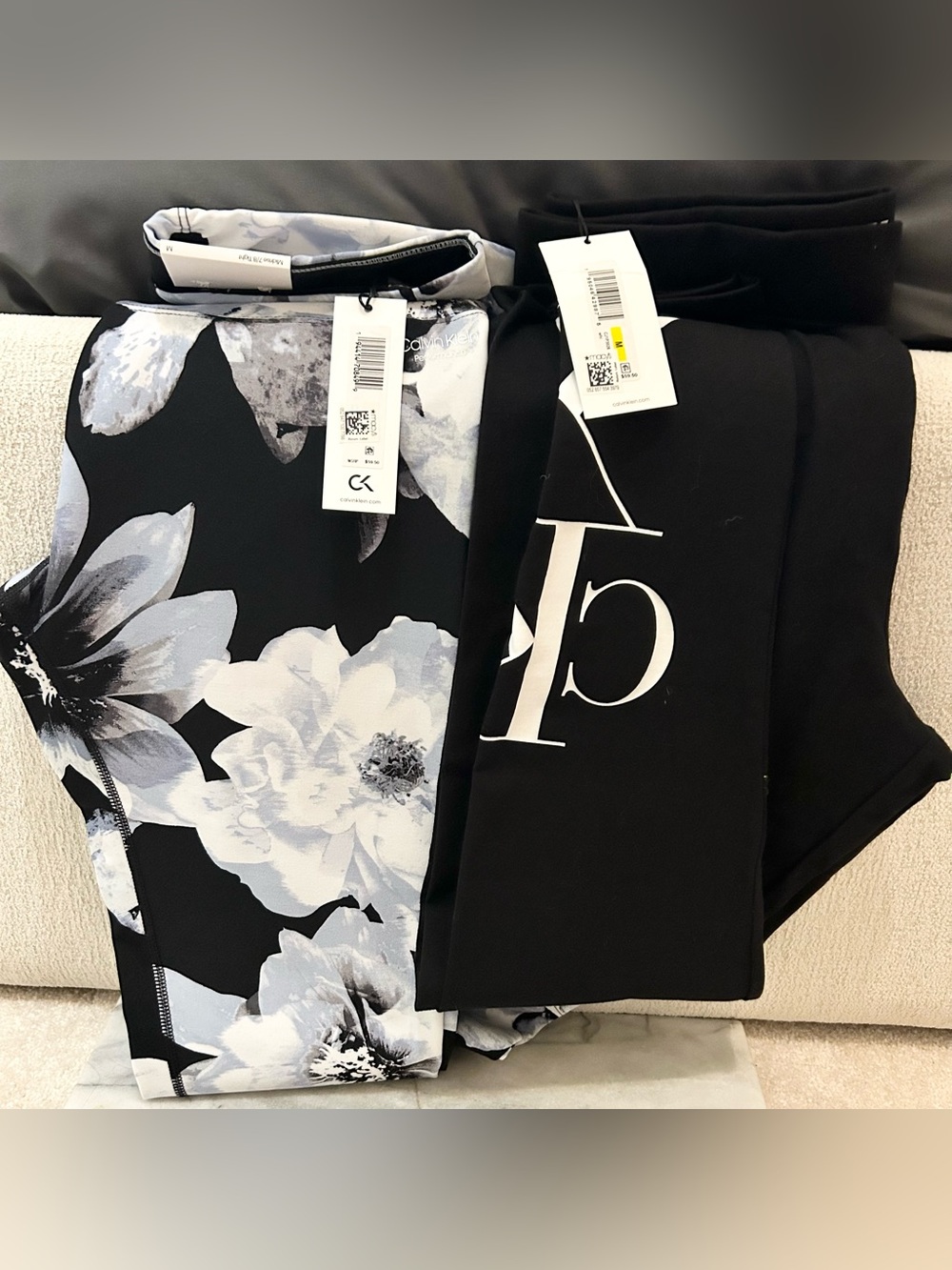NWT 2 Pack Bundle Calvin Klein Medium Performance Leggings.